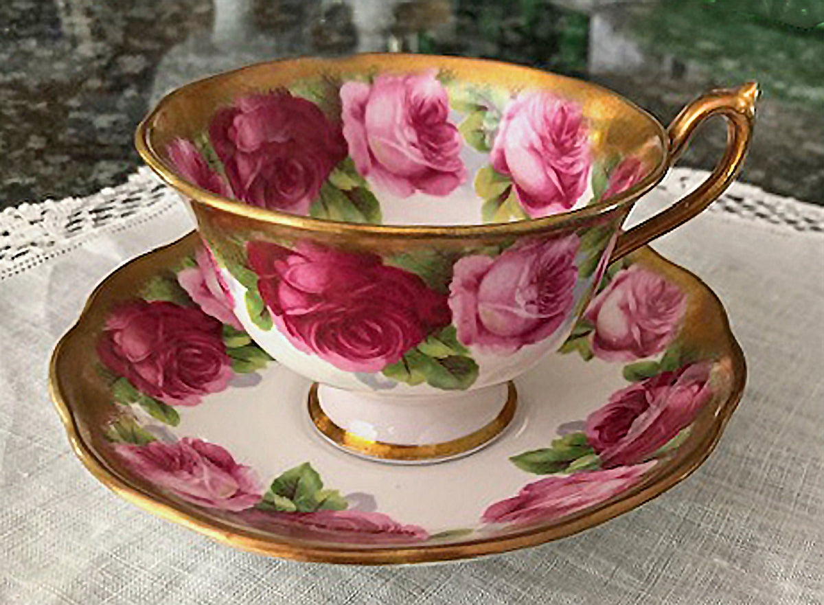 Royal Albert Cup and Saucer. Old Country Roses Motif Tea/Coffee Set. Made in England. Replacements. Gift for Mom. Gift for Her.