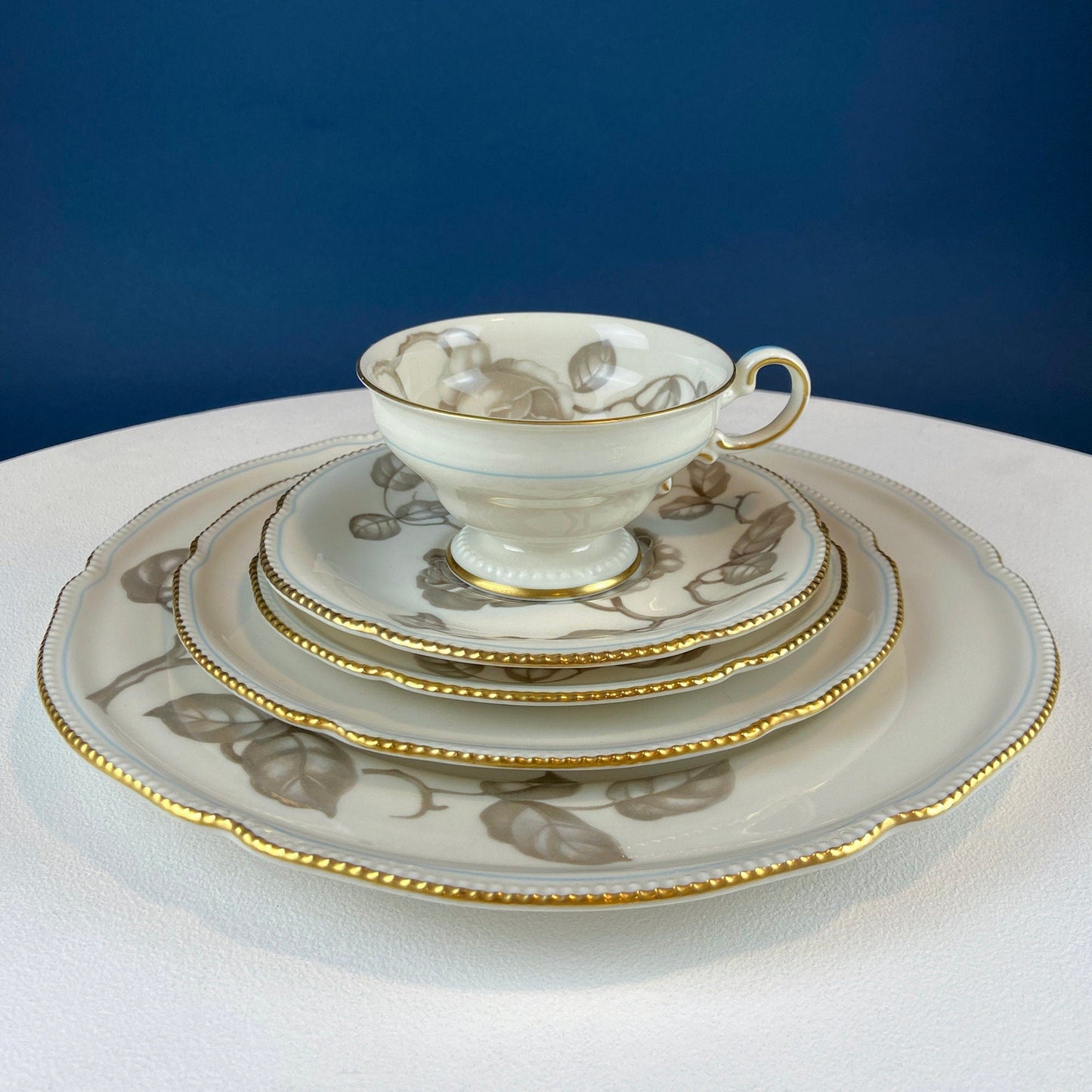 4 Minton Porcelain Cups and Saucers. Creamy Green & White Set with Delicate Leaf Garland Motif. Dining Room Table Decor. French Country.