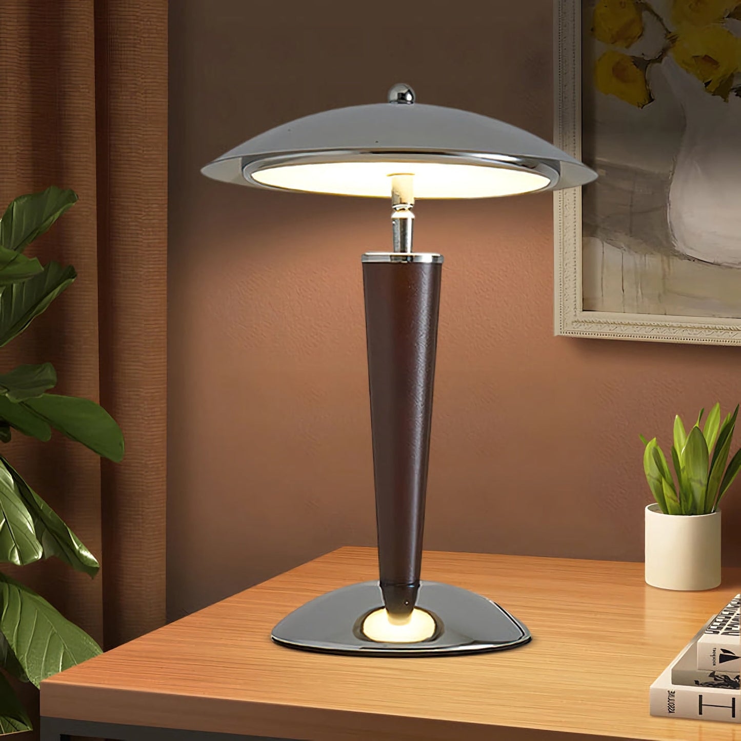 Dome‑Form Metal Table Lamp