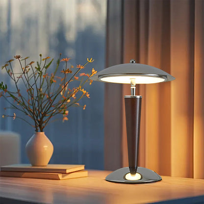 Dome‑Form Metal Table Lamp