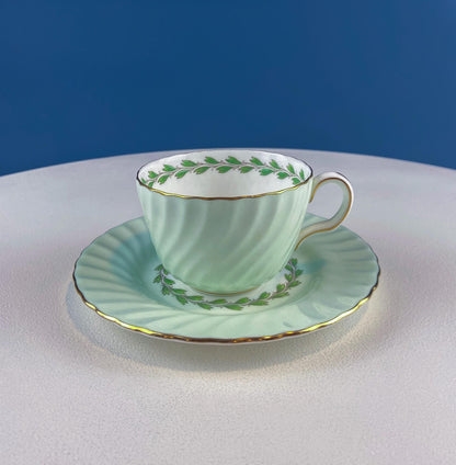 4 Minton Porcelain Cups and Saucers. Creamy Green & White Set with Delicate Leaf Garland Motif. Dining Room Table Decor. French Country.