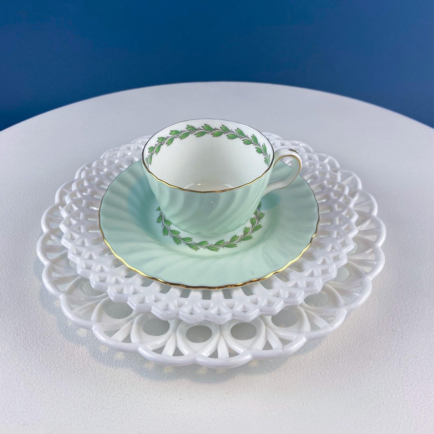 4 Minton Porcelain Cups and Saucers. Creamy Green & White Set with Delicate Leaf Garland Motif. Dining Room Table Decor. French Country.