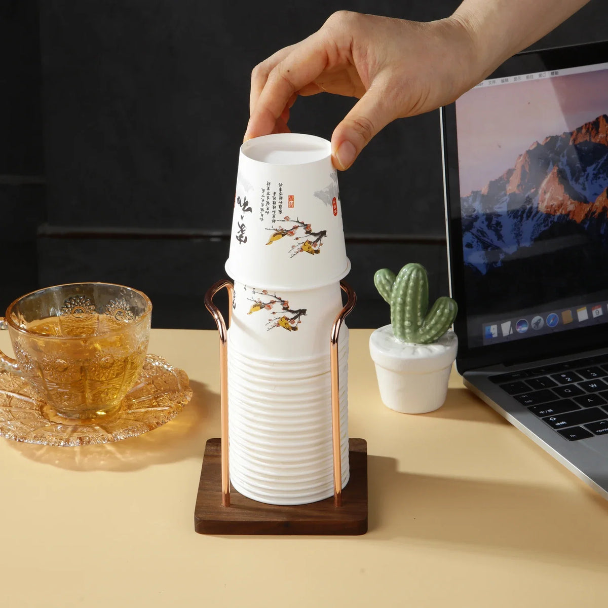 Metal Disposable Cup Storage Holder Water Tea Cups Dispenser Rack Shelf with Wooden Base Mug Display Stand Home Organizer