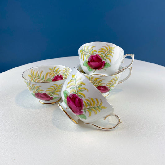 Vintage Golden Days Roslyn Tea or Coffee Cups. Set of 4. Roses & Goldenrod Motif. Dining Room Table Decor. Tea Connoisseur. Mix and Match.