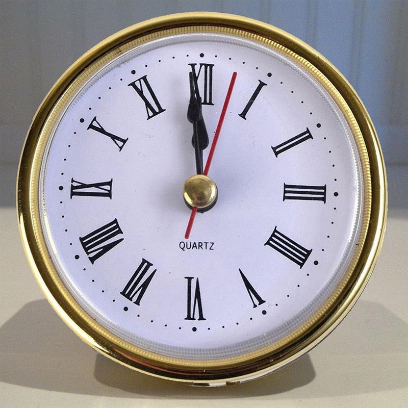 High Quality Vintage Black Metal Art Table Clock Metal Retro Silent Non-Ticking Battery Control Classic Roman dial Small Table Clock for Bedrooms