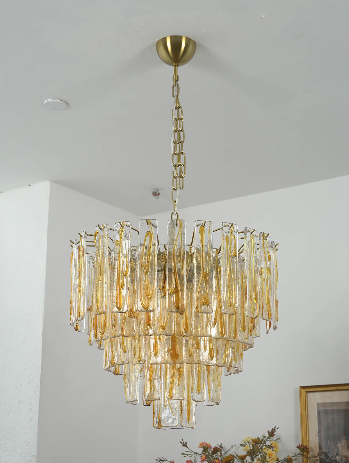Honey‑Tone Linear Radiance Glass Chandelier