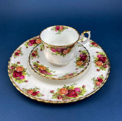 Royal Albert Dessert Plate in Old Country Roses Motif