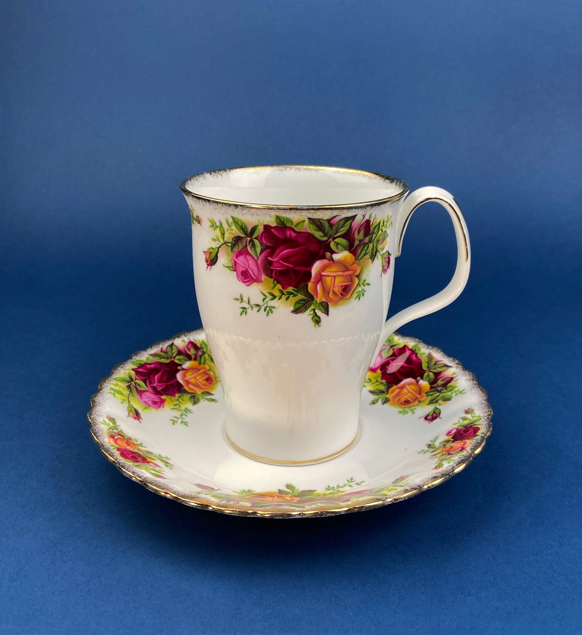 Royal Albert Old Country Roses Tea Cup and Saucer Set, England