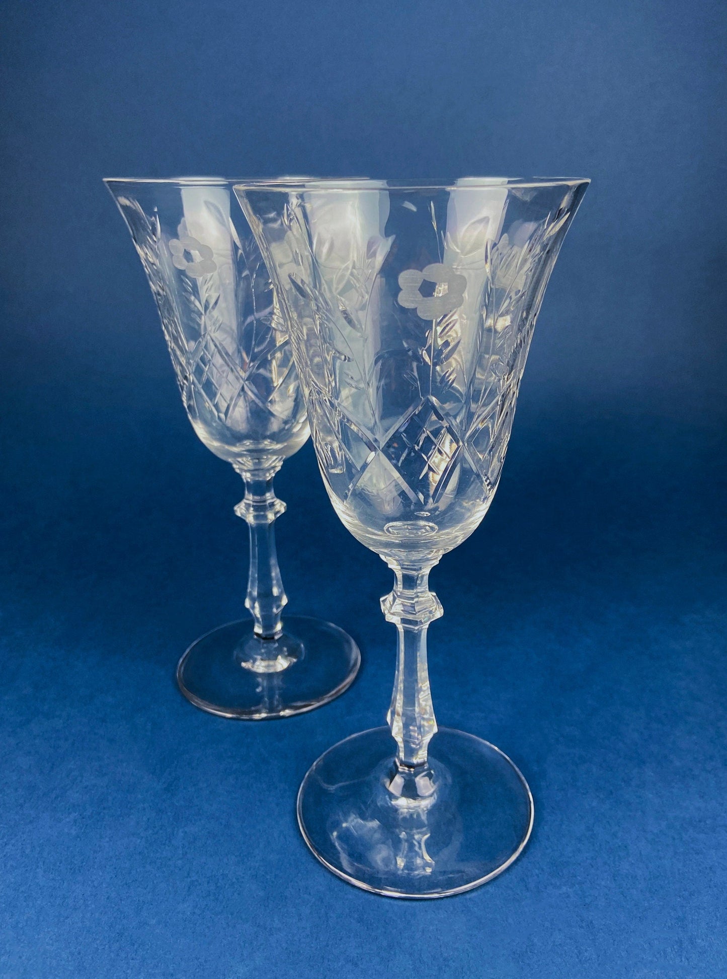 Vintage Heisey Danish Princess Cut Crystal Wine or Water Goblets. Set of 8 Stemware. Beautiful Shimmer & Ping. Wedding Gift. Housewarming.