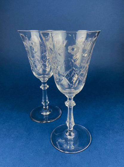 Vintage Heisey Danish Princess Cut Crystal Wine or Water Goblets. Set of 8 Stemware. Beautiful Shimmer & Ping. Wedding Gift. Housewarming.